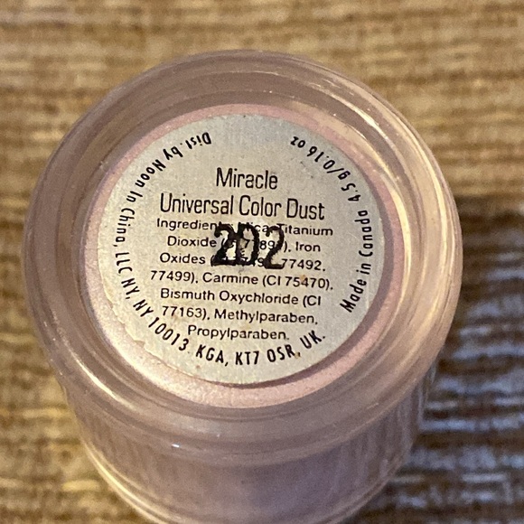 💖🤍💖EUC Tony & Tina Miracle Pink Eyeshadow- Universal Dust - Picture 7 of 8